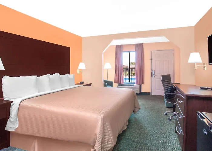 Days Inn By Wyndham Moulton